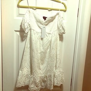 NWT Size M Eyelet White Off The Shoulder Dress